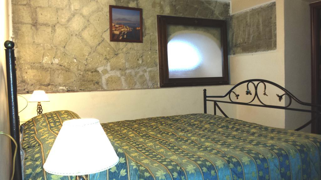 Hotel PIGNATELLI Napoli Zimmer foto